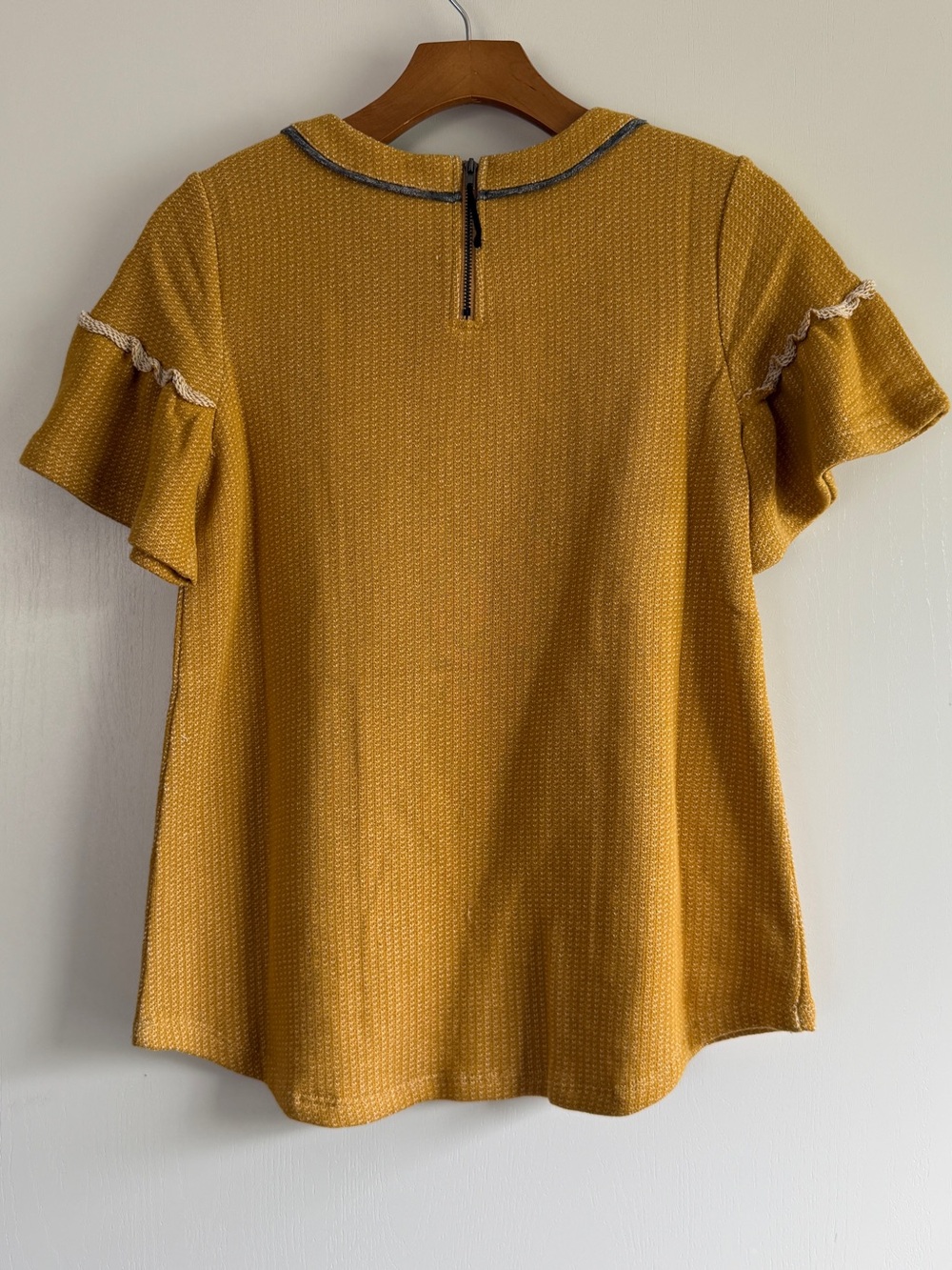 THML Women’s Mustard Yellow and White Woven Knit Ruffle Short Sleeve Top NWT - Picture 2 of 4